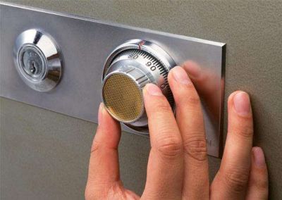 新余开汽车锁公司电话是多少