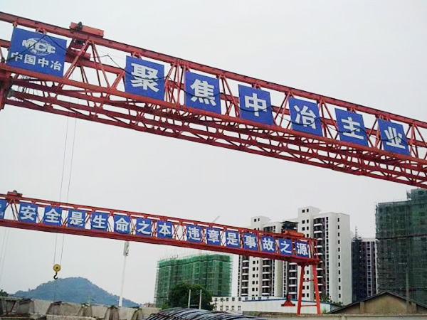 江苏南通龙门吊出租厂家雨天停止施工 