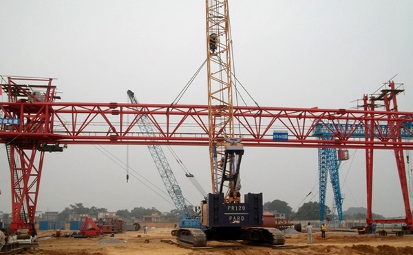 广西梧州龙门吊出租厂家经过超负荷试验 