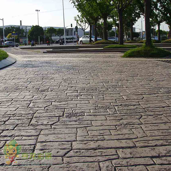 亨龙彩色装饰路面压模地坪工艺 