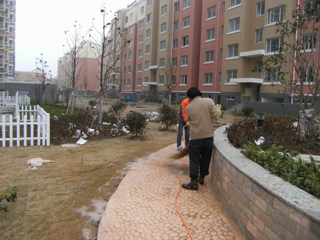 江苏正鑫房产塑刻景观路  和人造河道顺利完工 