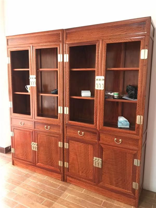 凭祥(**花梨家具) 