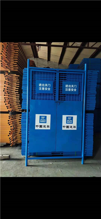 电梯防护门 