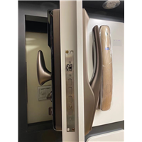 廊坊换玻璃门锁一次多少钱