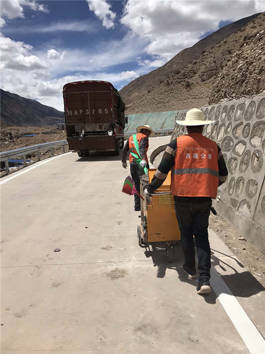 昌都道路划线