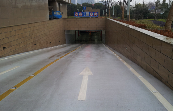环氧撒砂防滑坡道地坪