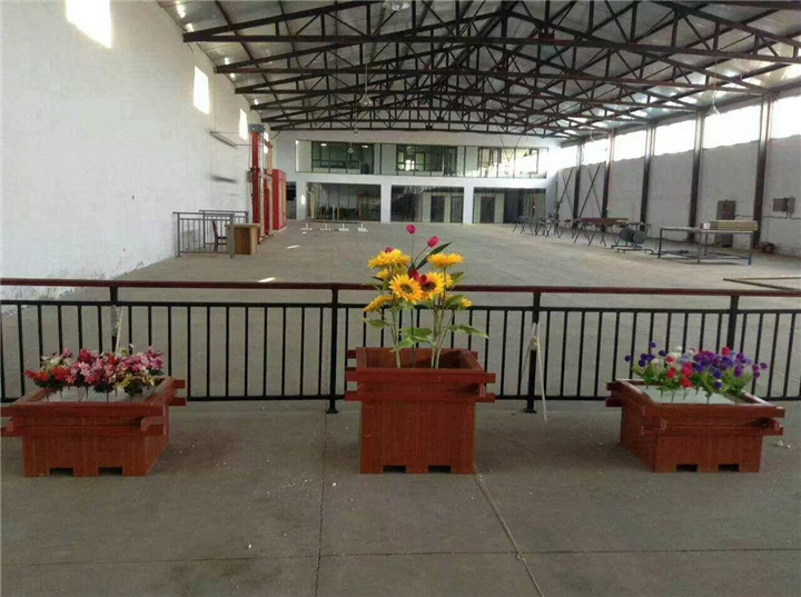 北京塑料花箱和木花箱哪个好？