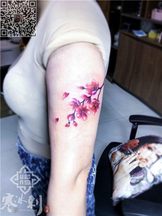 乌鲁木齐服务好的手臂樱花纹身收费标准价格实在