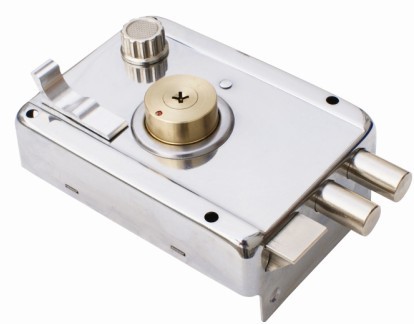 汽车现“**锁” 随便一把钥匙就能开走 