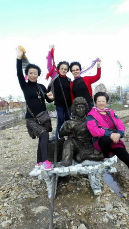 东极赫哲新村雕塑 #黑瞎子岛旅游
