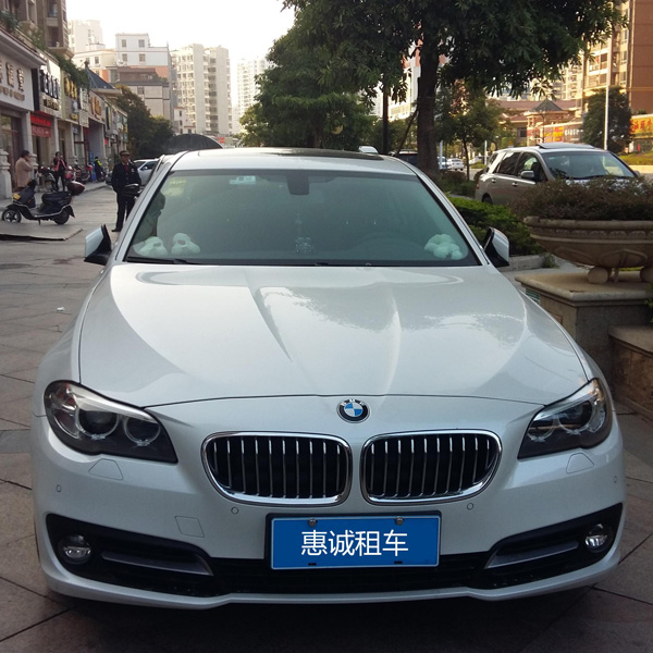 白色宝马5系商务接待，惠州宝马出租 