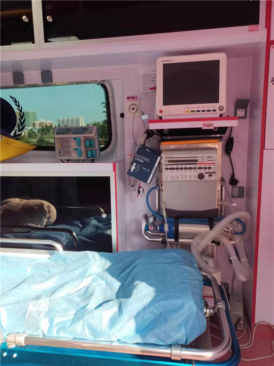 新疆长途救护车出租巴音郭楞救护车出租