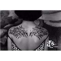 泉州女背纹身