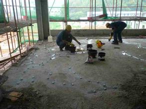 东莞防水补漏卷材及基层涂胶基本干燥后 