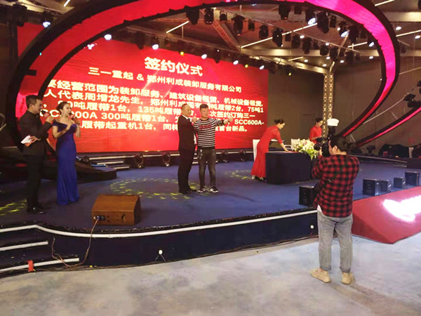 郑州吊车出租15