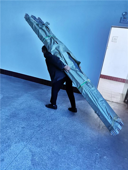 毕节大小搬家搬重物搬鱼缸搬冰箱