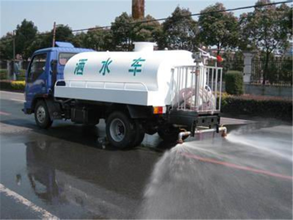 贵阳洒水车出租厂家