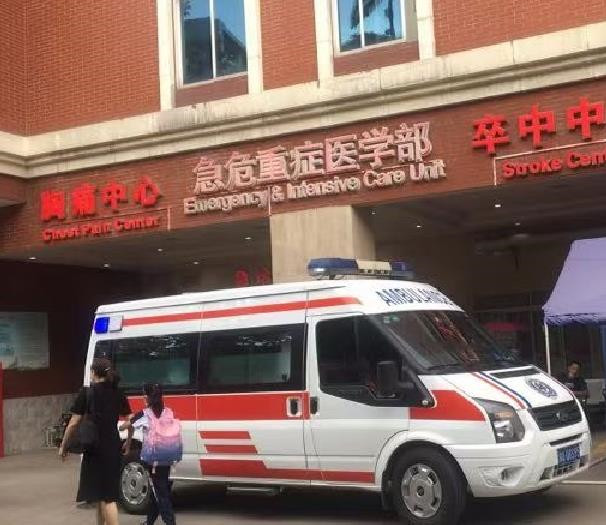 贵阳附近转院租救护车租赁服务中心电话