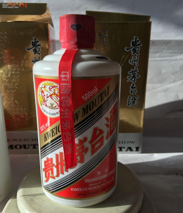 安顺老酒名烟名酒回收告诉你高低端白酒有何区别