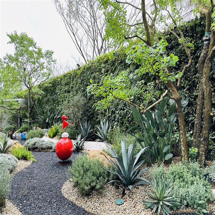 海南万华江东麓岛植物墙项目